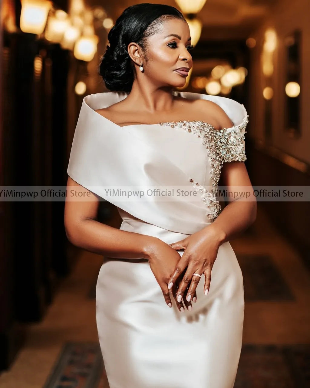 Ivory Mother of the Bride Dress For Wedding Off Shoulder Straight Crystal Satin Wedding Guest Dresses Floor Length Customized