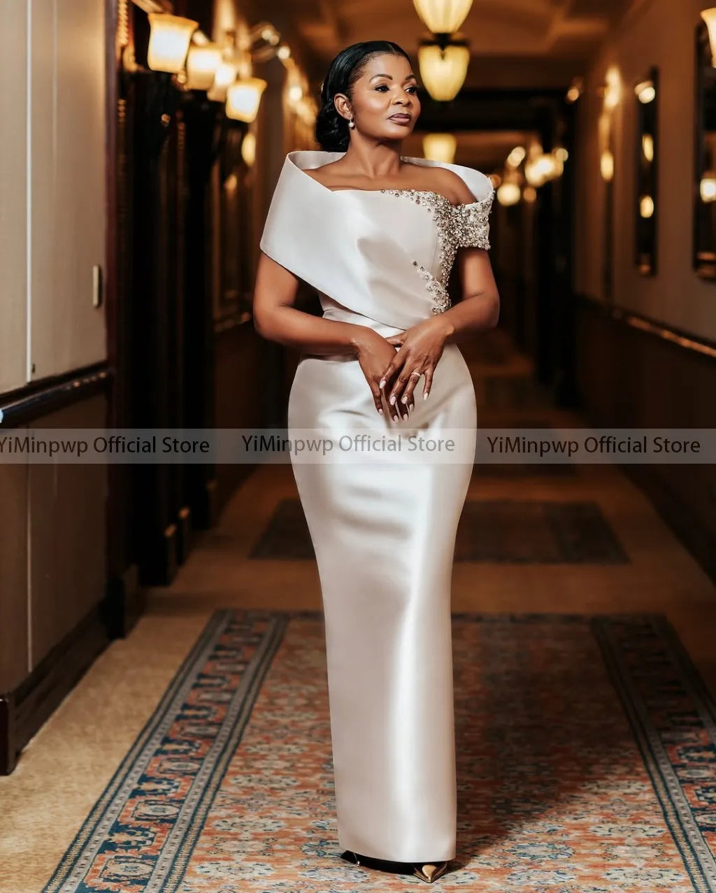 Ivory Mother of the Bride Dress For Wedding Off Shoulder Straight Crystal Satin Wedding Guest Dresses Floor Length Customized
